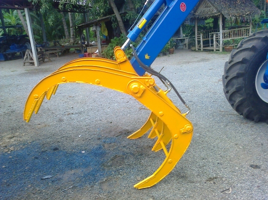 ขายรถคืบฟอรด์  6610   สองเภา   คาลาโร่  คืบต่อไหม่    สวยพร้อมใช้