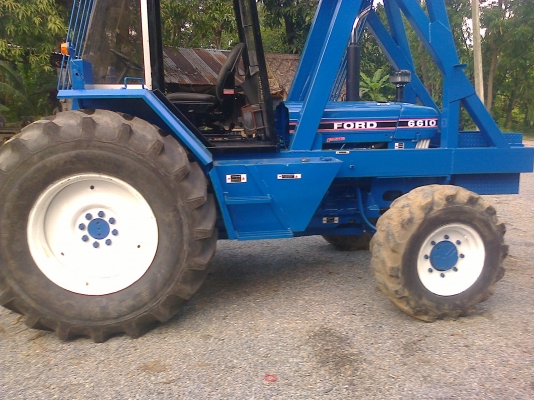 ขายรถคืบฟอรด์  6610   สองเภา   คาลาโร่  คืบต่อไหม่    สวยพร้อมใช้