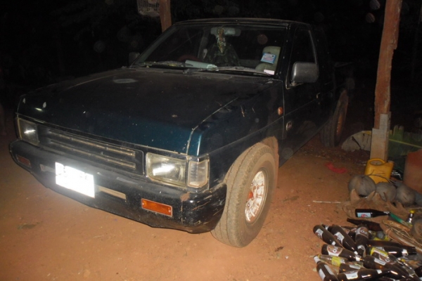 NISSAN BIGM KINGCAB - BDi 2.5 MT ปี 96 รถบ้านสวยจอโค้ง บางๆเดิมๆ ภายในเก๋งคอนโซลสวยครบพร้อม แอร์เย็น พวงมาลัยเพาเวอร์ กระบะปูพื้นลายเนอร์ ช่วงล่างดีคัชซีไม่มีผุไม่มีบวม ยางสภาพดีพร้อมใช้งาน เอกสารทะเบียนภาษีครบไม่มีขาดพร้อมโอน ราคาต่อรองได้ครับ