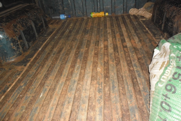 NISSAN BIGM KINGCAB - BDi 2.5 MT ปี 96 รถบ้านสวยจอโค้ง บางๆเดิมๆ ภายในเก๋งคอนโซลสวยครบพร้อม แอร์เย็น พวงมาลัยเพาเวอร์ กระบะปูพื้นลายเนอร์ ช่วงล่างดีคัชซีไม่มีผุไม่มีบวม ยางสภาพดีพร้อมใช้งาน เอกสารทะเบียนภาษีครบไม่มีขาดพร้อมโอน ราคาต่อรองได้ครับ