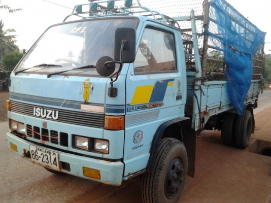 ISUZU NKR 110 HP 4BE1 กระบะคอกเหล็กยาว 4.30 เมตร เครื่องแห้งแรงดี ภายในเก๋งคอนโซลอยู่ครบ พวงมาลัยเพาเวอร์ หัวบางไม่มีผุหัวเก๋งยกได้ ช่วงล่างคัชซีสวยไม่มีดาม ยางสภาพดีพร้อมบรรทุกพร้อมใช้งาน เอกสารทะเบียนภาษีครบพร้อมโอน ราคาต่อรองได้ครับ ISUZU NKR 110 HP 4BE1 กระบะคอกเหล็กยาว 4.30 เมตร เครื่องแห้งแรงดี ภายในเก๋งคอนโซลอยู่ครบ พวงมาลัยเพาเวอร์ หัวบางไม่มีผุหัวเก๋งยกได้ ช่วงล่างคัชซีสวยไม่มีดาม ยางสภาพดีพร้อมบรรทุกพร้อมใช้งาน เอกสารทะเบียนภาษีครบพร้อมโอน ราคาต่อรองได้ครับ