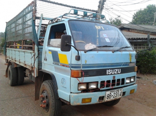 ISUZU NKR 110 HP 4BE1 กระบะคอกเหล็กยาว 4.30 เมตร เครื่องแห้งแรงดี ภายในเก๋งคอนโซลอยู่ครบ พวงมาลัยเพาเวอร์ หัวบางไม่มีผุหัวเก๋งยกได้ ช่วงล่างคัชซีสวยไม่มีดาม ยางสภาพดีพร้อมบรรทุกพร้อมใช้งาน เอกสารทะเบียนภาษีครบพร้อมโอน ราคาต่อรองได้ครับ ISUZU NKR 110 HP 4BE1 กระบะคอกเหล็กยาว 4.30 เมตร เครื่องแห้งแรงดี ภายในเก๋งคอนโซลอยู่ครบ พวงมาลัยเพาเวอร์ หัวบางไม่มีผุหัวเก๋งยกได้ ช่วงล่างคัชซีสวยไม่มีดาม ยางสภาพดีพร้อมบรรทุกพร้อมใช้งาน เอกสารทะเบียนภาษีครบพร้อมโอน ราคาต่อรองได้ครับ