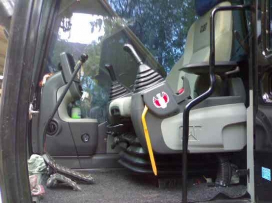 รถแบคโฮ CAT 320D 2400 ซม. สนใจติดต่อ 081 - 6079515 รถแบคโฮ CAT 320D 2400 ซม. สนใจติดต่อ 081 - 6079515