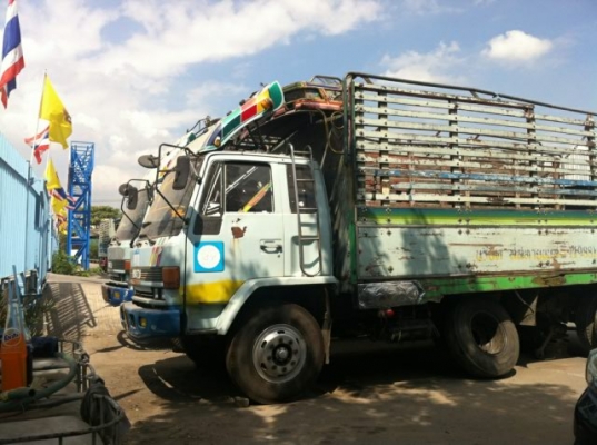 ขายอีซูซุ 1 เพลา ไม่ดั๊ม รถวิ่งล่องหลังถนน เครื่อง175 แรง ราคา 650,000 เจ้าของขายเอง ราคาต่อรองได้