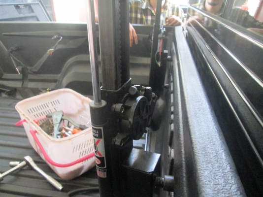 ขาย popup ไฟฟ้าใช้แล้วถอดจาก วีโก้ 4 ประตู ใช้งานได้ปกติ มีทั้งแบบคุมจากหน้ารถและกดเปิดที่ด้านหลัง  มีทุกสี ทุกยี้ห้อ อุปกรณ์ครบ ราคา 15,000 ครับ สนใจติต่อ tony:0858041415