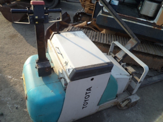 รถยกไฟฟ้า toyota