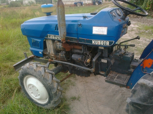 ขายรถไถ KUBOTA L2601DT4WD พร้อมใช้งาน