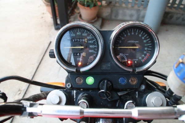 ขาย CB 400 ปี 95 เวอร์ชั่น R อินวอยสรรพสามิตแท้ เครื่องดีท้ายแต่ง ปลายโยชิ 72000 ขาย CB 400 ปี 95 เวอร์ชั่น R อินวอยสรรพสามิตแท้ เครื่องดีท้ายแต่ง ปลายโยชิ 72000