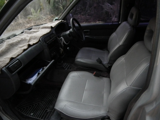 ขาย BIG M ปี 96 เครื่อง 2.5 จอโค้ง ทะเบียนเต็มพร้อมโอน คลัสซีสวยไม่มีต่อไม่มีดามไม่มีผุ