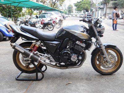 ขาย cb400 Vesion s Y 98 inv ส่งได้ทั่วไทย สภาพของครบหมด เครื่องเงียบ ขับได้เลย