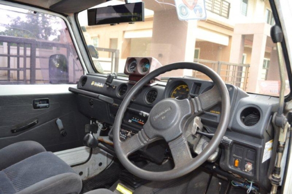 ขาย SUZUKI - CARIBIAN สีขาว, ช่วงล่างด้านหน้า Coil Spring ขาย SUZUKI - CARIBIAN สีขาว, ช่วงล่างด้านหน้า Coil Spring