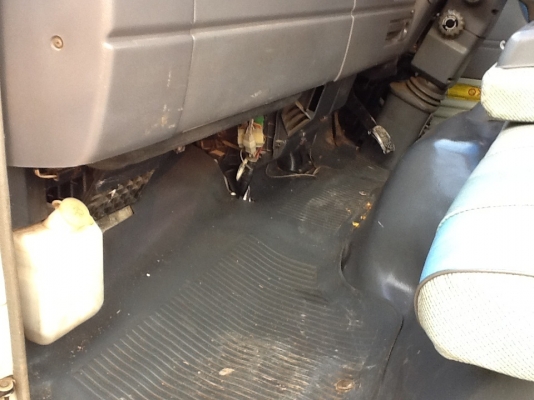 ขายหกล้อFB น้ำมัน 120 เครื่อง WO4D. รถปี38. กระจกไฟฟ้ารถสวยเดิมๆเลย