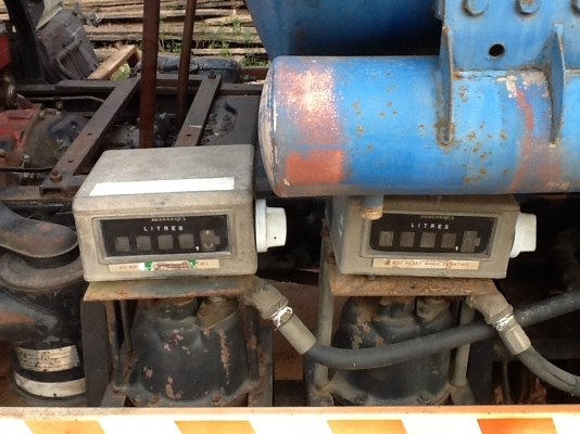 ขายหกล้อFB น้ำมัน 120 เครื่อง WO4D. รถปี38. กระจกไฟฟ้ารถสวยเดิมๆเลย