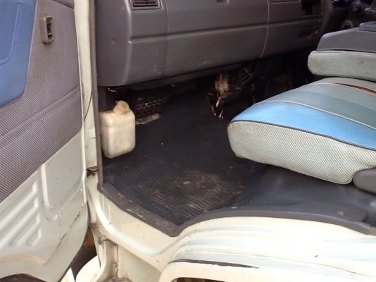 ขายหกล้อFB น้ำมัน 120 เครื่อง WO4D. รถปี38. กระจกไฟฟ้ารถสวยเดิมๆเลย