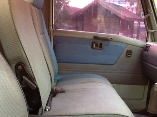 ขายหกล้อFB น้ำมัน 120 เครื่อง WO4D. รถปี38. กระจกไฟฟ้ารถสวยเดิมๆเลย