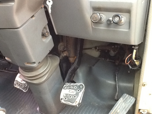 ขายหกล้อFB น้ำมัน 120 เครื่อง WO4D. รถปี38. กระจกไฟฟ้ารถสวยเดิมๆเลย