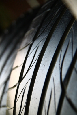 ขายยาง MAXXIS I PRO 195/50/15 ปี 12/10 สภาพเหมือนใหม่ ไม่มีปะ ดอกเต็มมี 2 เส้น ต่างจังหวัดส่งได้ (ค่าส่งออกเองนะครับ) ***ราคาเส้นละ 500 บาท ครับ *** ติดต่อหน่อง 0824538698 (บางทีโทรมาไม่รับหรือไม่ติดต้องขอโทดด้วยนะครับอยู่ที่บริษัตสัญญานไม่ดี)