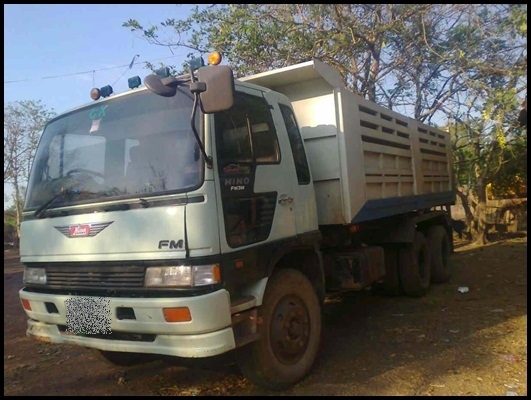 สิบล้อ 3M 2เพลาดั้ม  สภาพดี สวยๆ