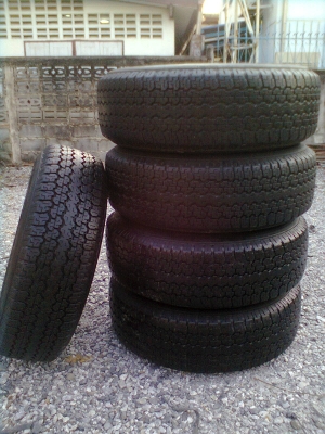 ปรับราคาใหม่ขายยางพร้อมแม็ก อีซูซู 6 รู ขอบ 16 ยางบริสโตร 245/70R16 ยางปี 07 สวยๆ 1ชุด แถมอะไหล่ 1 เส้น  รวม 5 เส้น