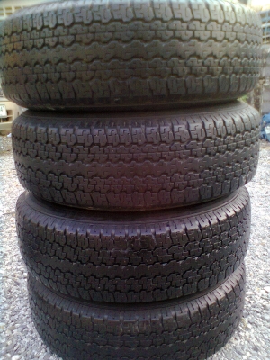 ปรับราคาใหม่ขายยางพร้อมแม็ก อีซูซู 6 รู ขอบ 16 ยางบริสโตร 245/70R16 ยางปี 07 สวยๆ 1ชุด แถมอะไหล่ 1 เส้น  รวม 5 เส้น