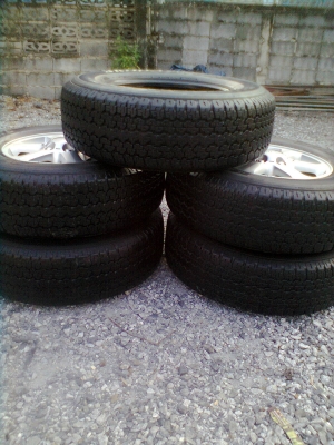 ปรับราคาใหม่ขายยางพร้อมแม็ก อีซูซู 6 รู ขอบ 16 ยางบริสโตร 245/70R16 ยางปี 07 สวยๆ 1ชุด แถมอะไหล่ 1 เส้น  รวม 5 เส้น