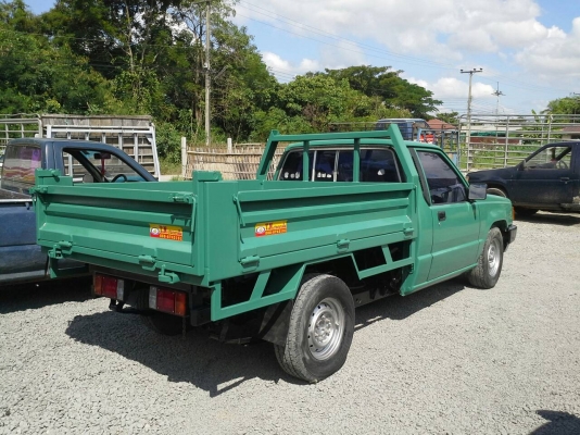 รับติดตั้งประกอบดั้มพ์  รถ 6 ล้อ 10 ล้อ รถปิ๊กอัฟ ติดตั้งเครน  ราคากันเอง ต่อเร็ว รับรองความแข็งแรงโดยวิศวกร