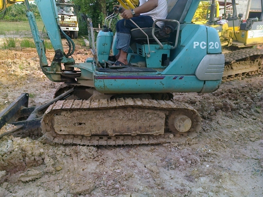 PC20-7 รถน่าใช้ สวยเดิม สภาพดี แน่นๆ