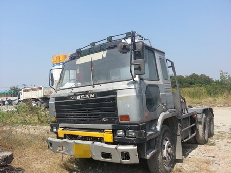 นิสันหัวสามใบปัดเครื่องPE6T290พร้อมหางพื้นครับ