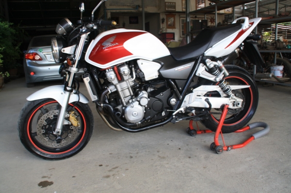 ขาย CB 1300 ปี 2004 หัวฉีด กุญชิพสรรพสามิตแท้ ท่อเลส ปลายท่อสูตรTERMIGNON 187000