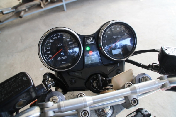 ขาย CB 1300 ปี 2004 หัวฉีด กุญชิพสรรพสามิตแท้ ท่อเลส ปลายท่อสูตรTERMIGNON 187000