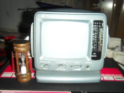 ขาย tv ธานินท์จิ์๋ว ขาวดำสภาพสวยหายากแล้วใช้งานได้ทุกอย่าง