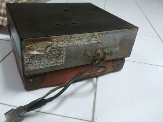 ขออนุญาติขายวิทยุเทปโบราณแต่งประดับรถ ขออนุญาติขายวิทยุเทปโบราณแต่งประดับรถ