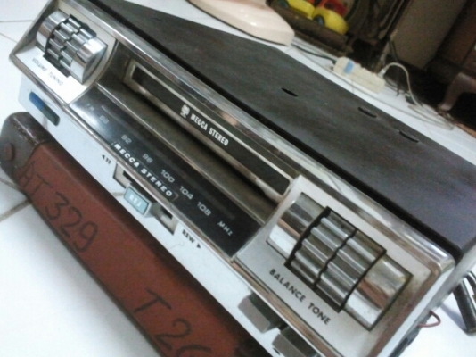 ขออนุญาติขายวิทยุเทปโบราณแต่งประดับรถ ขออนุญาติขายวิทยุเทปโบราณแต่งประดับรถ