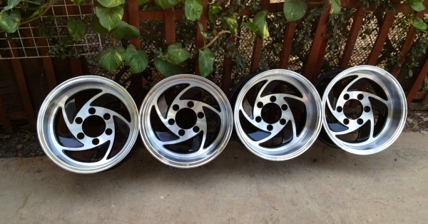 ขายล้อ 15x8 ออฟ-30 6 รู ลายใบพัด ออฟลึกๆ หล่อๆ 6900 ครับ