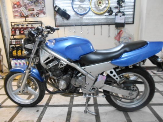 ขาย HONDA CB1 400CC. ขาย HONDA CB1 400CC.