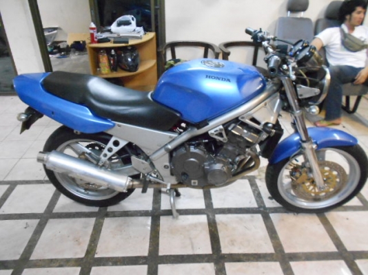 ขาย HONDA CB1 400CC. ขาย HONDA CB1 400CC.