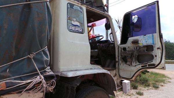 HINO 226 เครื่อง EM100 เล่มพร้อมค่ะ HINO 226 เครื่อง EM100 เล่มพร้อมค่ะ