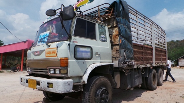 HINO  226  เครื่อง EM100  เล่มพร้อมค่ะ