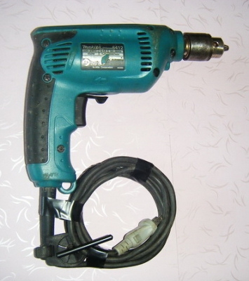 ขาย-สว่านไฟฟ้า มากิต้า 6412 450W ผ่านการเช็คสภาพแล้ว เปลียนลูกปืนและถ่าน สภาพพร้อมใช้ ราคาไม่แพงครับ