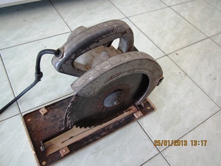 สว่านMaktec เครื่องเจียรมือHitachi เลื่อยวงเดือนMakita 9นิ้ว สว่านMaktec เครื่องเจียรมือHitachi เลื่อยวงเดือนMakita 9นิ้ว