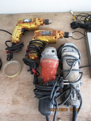 สว่านMaktec เครื่องเจียรมือHitachi เลื่อยวงเดือนMakita 9นิ้ว