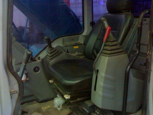 ขายรถแบ็คโฮ kOBELCO SK200 Mark6 YN09