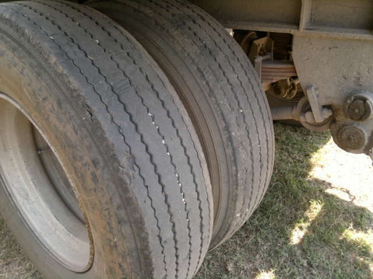 ขายลูกพ่วง 3 เพลา ยาว.7.40 เมตรกระบะเหล็กคอกเกษตรไม่ดั้ม อู่.ไพรวัลน์