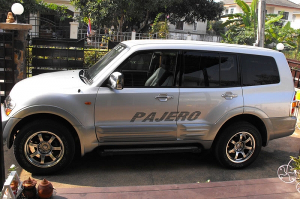 MITSUBISHI PAJERO 3.5 GDI ปี2002{รุ่นTOPสุดครับ}