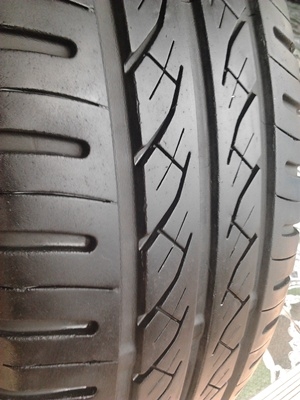 ขายยาง195/60/15 ปี 0509 YOKOHAMA Adrive   1  ชุด