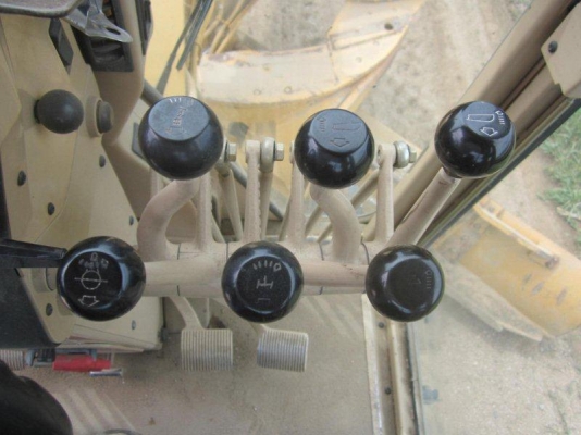 ขายรถเกรด Caterpillar   140H พร้อมใช้งานได้เลยค่ะ สนใจโทร 082-3420501 เจี๊ยบค่ะ