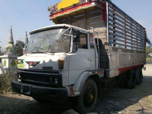 ขายรถ 10 ล้อ เพลาเดียว กระบะไม้ไม่ดั้ม 3 คัน ขายรวม ราคาย้อมๆ HINO F17 - KT925 วางหัว 3 M