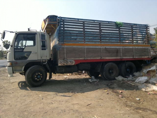 ขายรถ 10 ล้อ เพลาเดียว กระบะไม้ไม่ดั้ม 3 คัน ขายรวม ราคาย้อมๆ HINO F17 - KT925 วางหัว 3 M