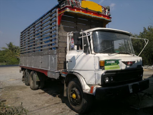 ขายรถ 10 ล้อ เพลาเดียว กระบะไม้ไม่ดั้ม 3 คัน ขายรวม ราคาย้อมๆ HINO F17 - KT925 วางหัว 3 M