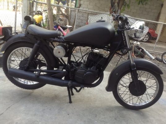 ขาย SUZUKI TRZ แนวโบราณ เครื่องดี 100\% นิ่มๆ มี เล่ม ทะเบียน กับ แผ่นป้ายทะเบียนคับ ขาย เพียง 6500 คับ ลองดูคับ ขาย SUZUKI TRZ แนวโบราณ เครื่องดี 100\% นิ่มๆ มี เล่ม ทะเบียน กับ แผ่นป้ายทะเบียนคับ ขาย เพียง 6500 คับ ลองดูคับ